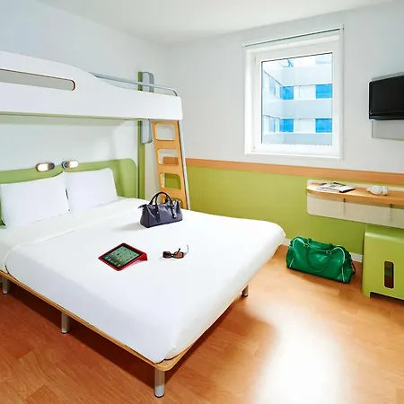Ibis Budget Centre Bastide בורדו